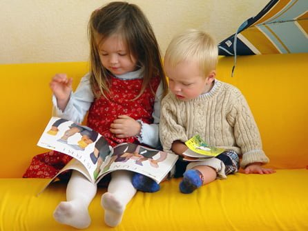 fotos de niños leyendo