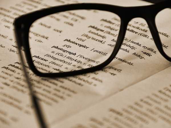 Diferencia entre glosario y diccionario