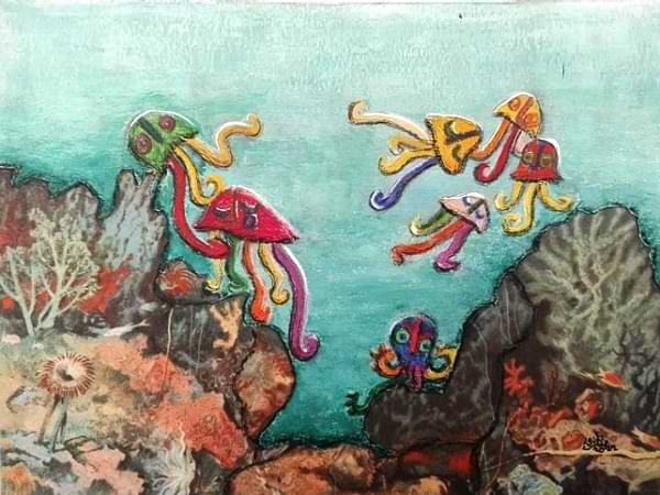 Suza la medusa en el fondo del mar